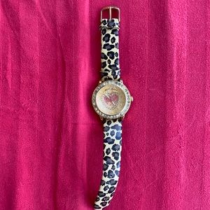 BETSEY JOHNSON MOVING CRYSTAL WATCH🖤